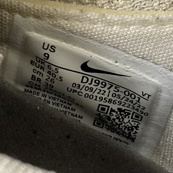 Nike Air VaporMax 2021 Flyknit Womens Size 9.5 White Gray Running Shoes - Picture 8 of 9